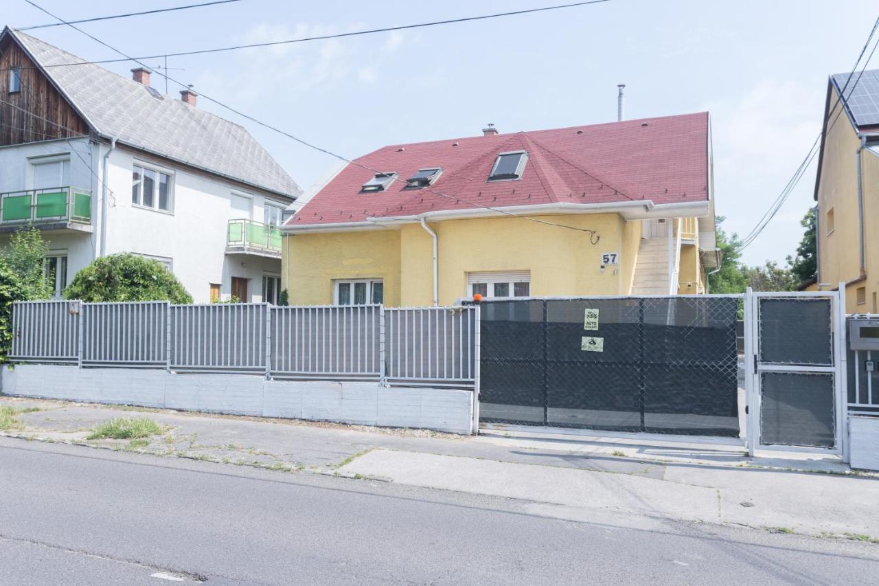 Hi-Bp Garden City Batsanyi Apartment 3 Rooms, Apartment Upstairs Near The City Train With Free Parking Budapest Exterior foto